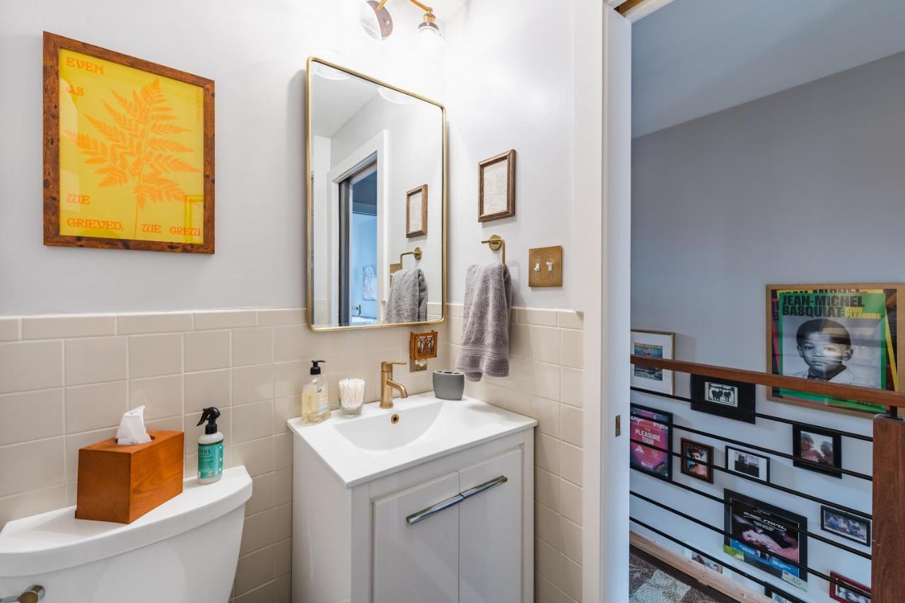 Bedroom In Thoughtfully Decorated East Passyunk Home Φιλαδέλφεια Εξωτερικό φωτογραφία