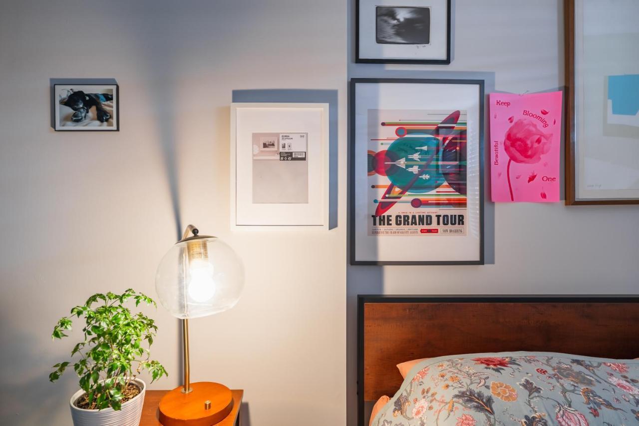 Bedroom In Thoughtfully Decorated East Passyunk Home Φιλαδέλφεια Εξωτερικό φωτογραφία